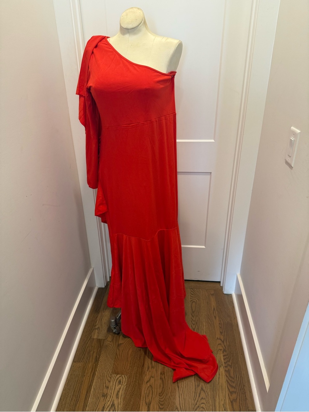 Elegant One-Shoulder Red Evening Gown